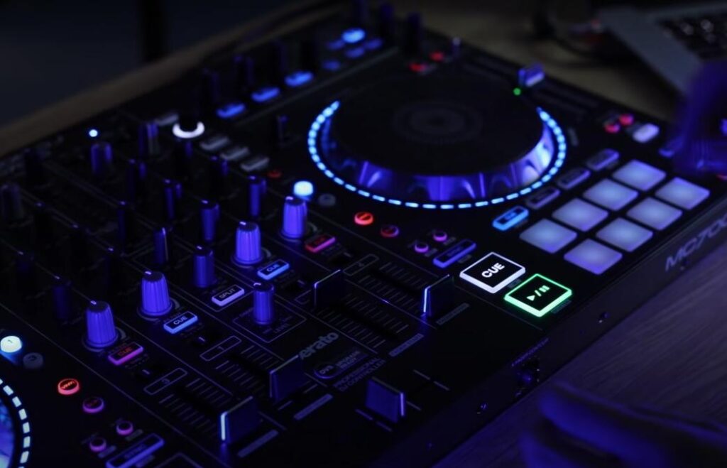 Denon DJ MC7000 DJ controller