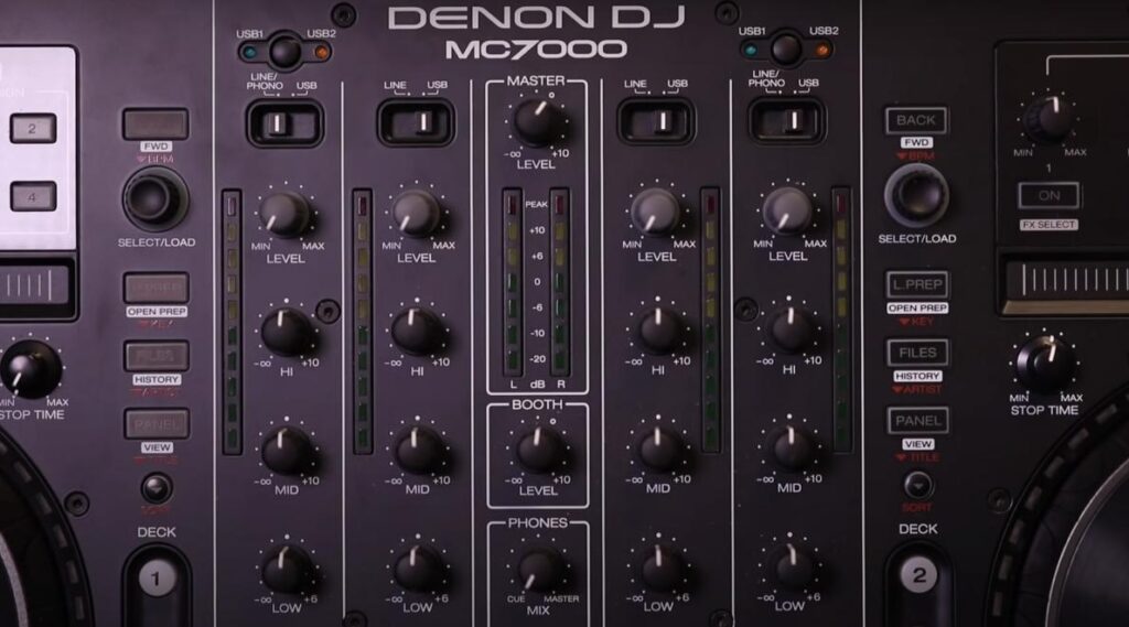 Denon DJ MC7000 mixer section