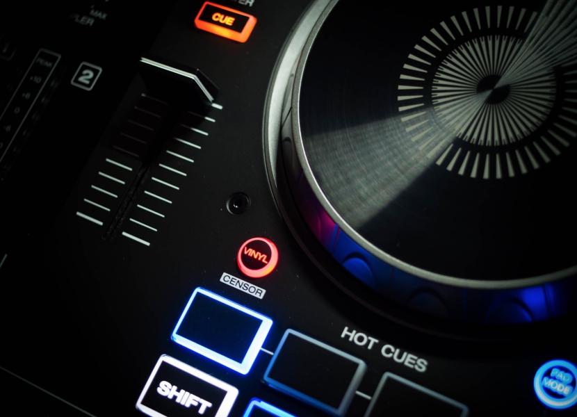 Denon DJ MC4000 hot cues