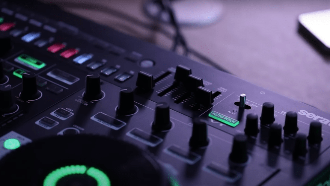 Roland DJ-202 DJ controller review
