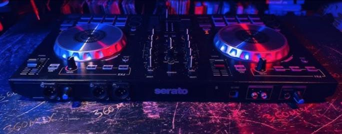 Denon DJ MC4000 DJ controller